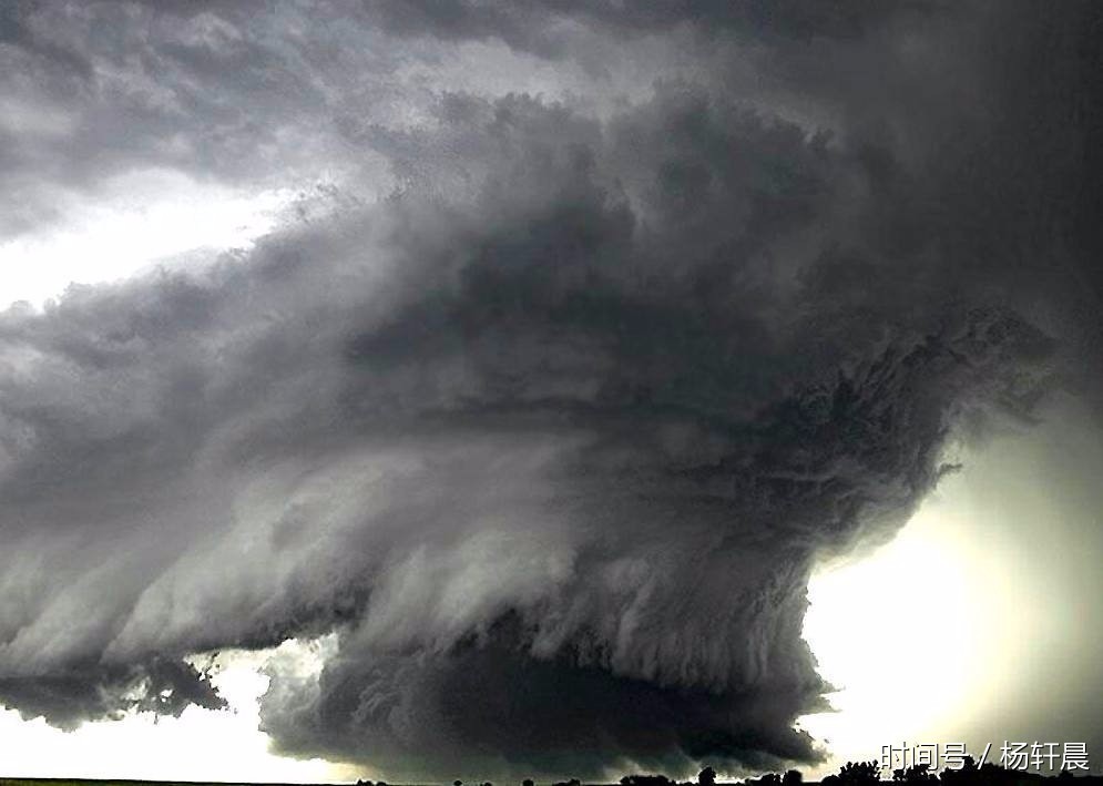 水龙卷风是怎么造成的 t013917d9a183384f9b.jpg?size=995x709