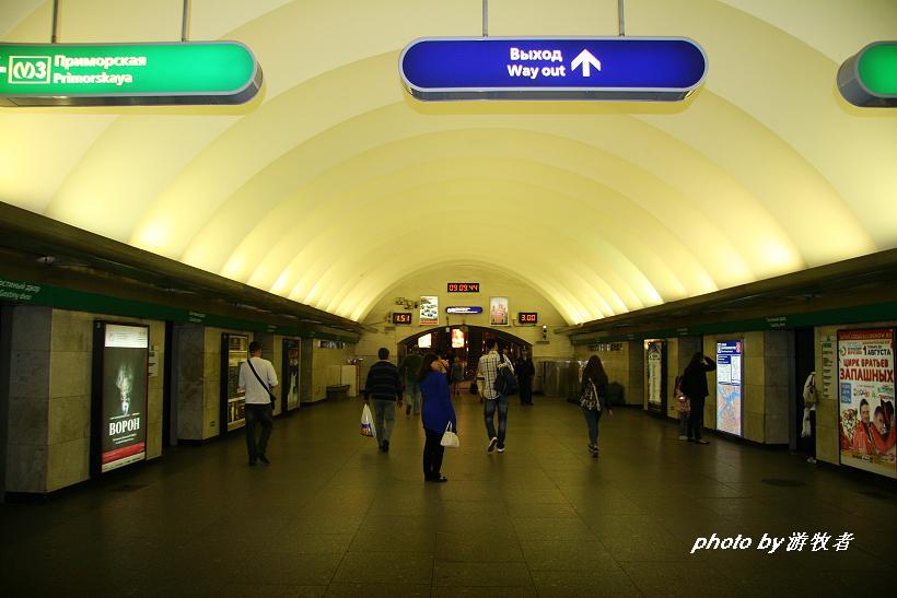 实拍: 恐怖袭击前的圣彼得堡地铁站