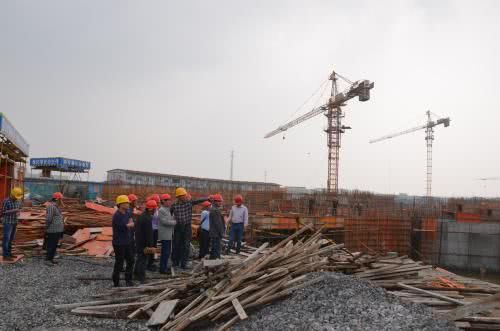 工地招工一天工资300元却无人问津,网友:去了