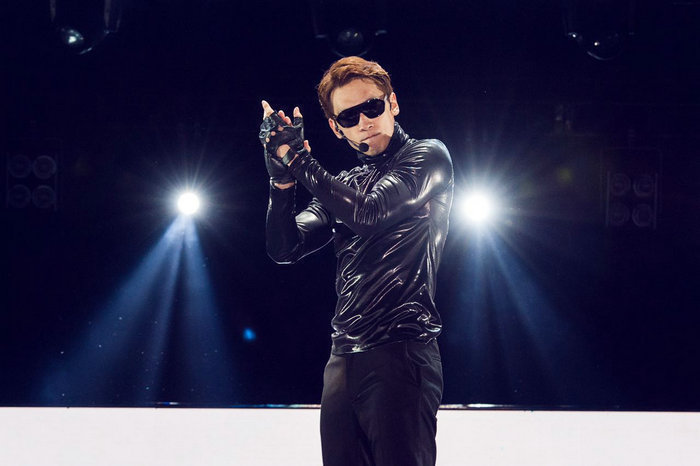 还记得2004年爱情偶像剧《浪漫满屋》里的大明星李英宰吗?