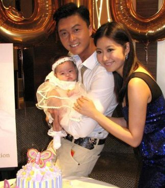 34岁香港视帝被爆离婚,妻子曾极力挽回,终究还