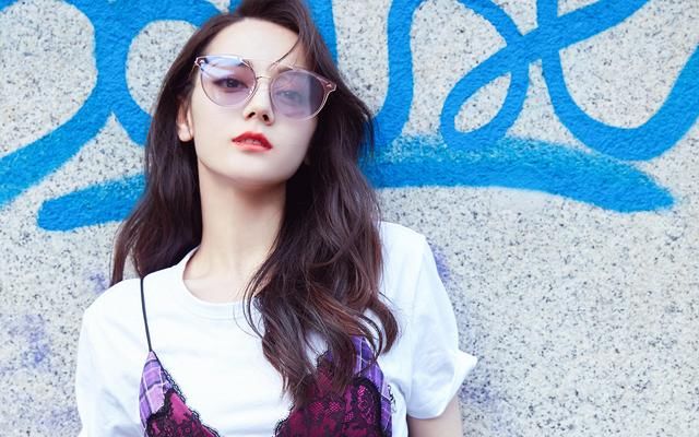 迪丽热巴男人装曝光 性感妩媚不输大嫂徐冬冬