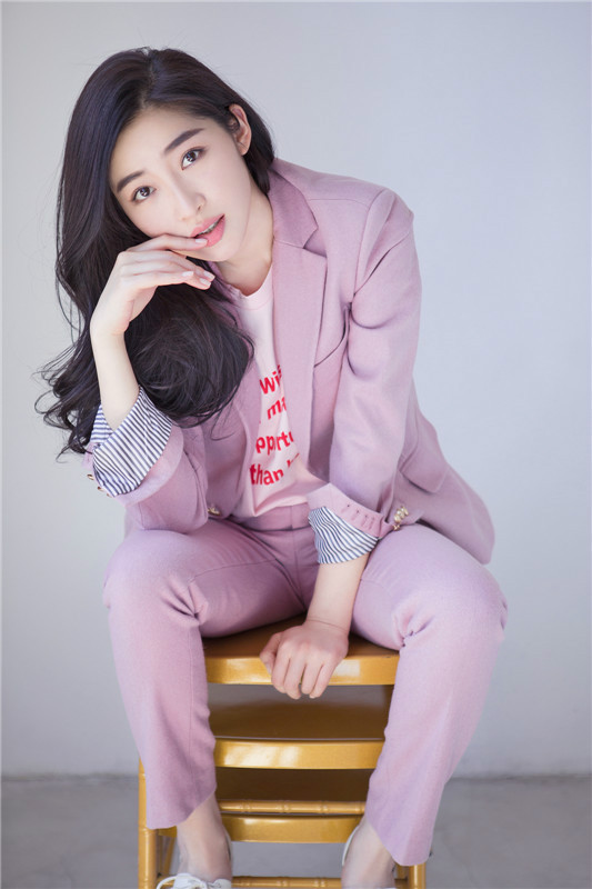 夏星最新写真曝光 清新自然不失女人味 夏星最新写真曝光 清新自然不失女人味