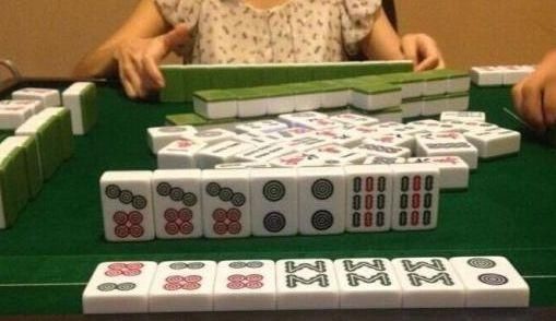 关注湖北严打赌博,刚刚公布举报电话!亲戚带彩