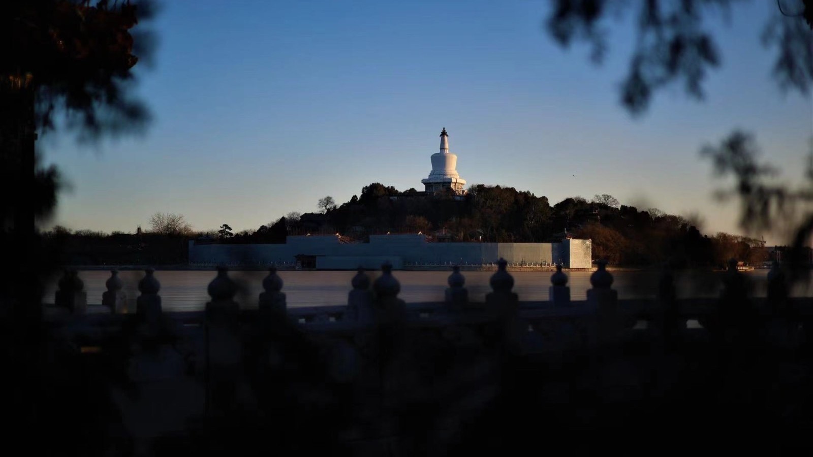 在冬日邂逅那个能让我们荡起双桨的公园 在冬日邂逅那个能让我们荡起双桨的公园