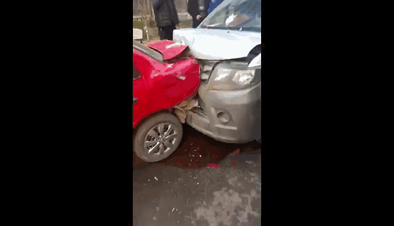 经现场突审,二人对12月15日凌晨在东阿砸车盗窃的犯罪事实供认不讳,此