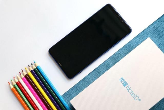 8小时重度玩机!荣耀Note10续航能力远超ipad mini4