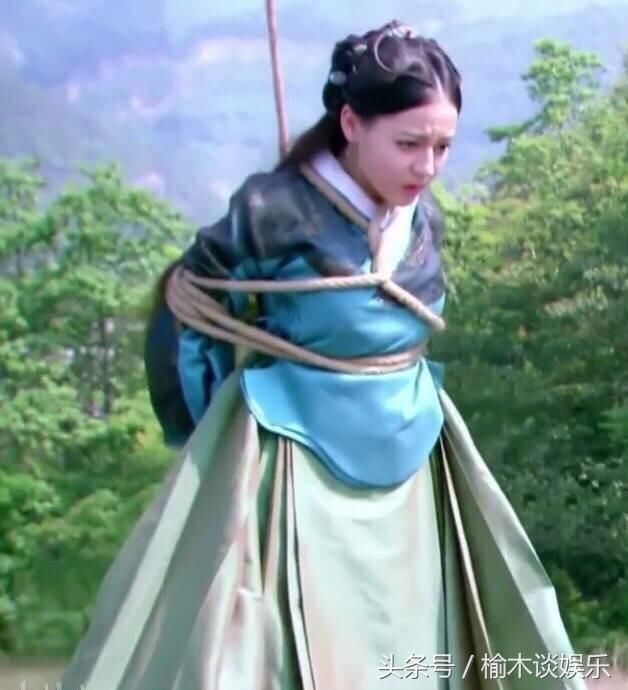 从看被绑在不同树上的迪丽热巴,知道历史是如
