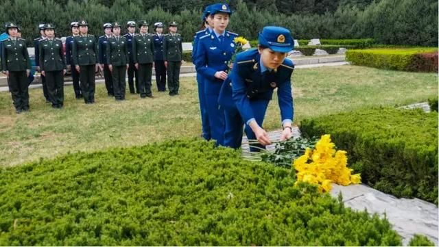 陆军军医大学士官学校组织清明纪念活动