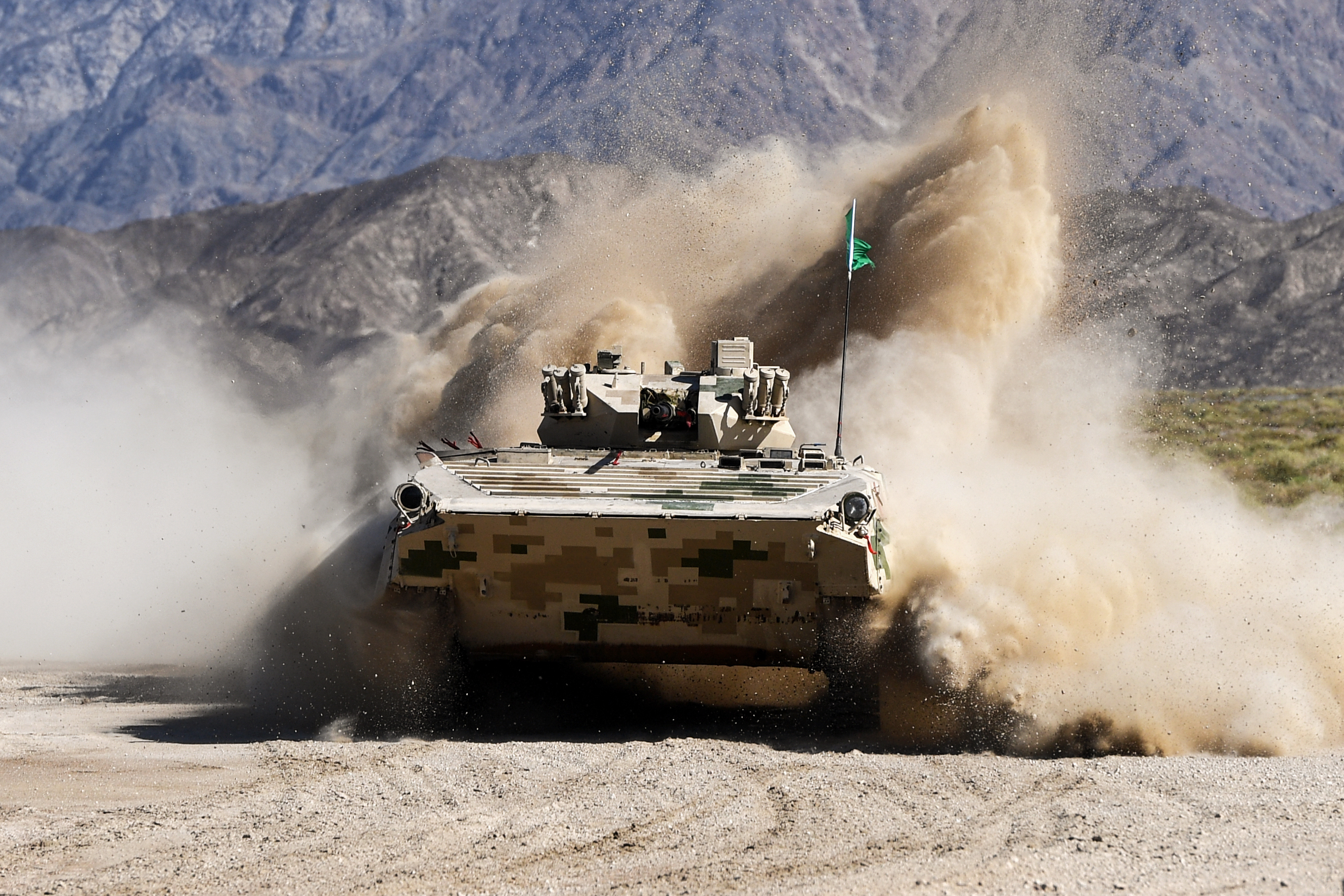 巅峰对决【国际军事比赛-2021】中国队"苏沃洛夫突击"接力赛第一名