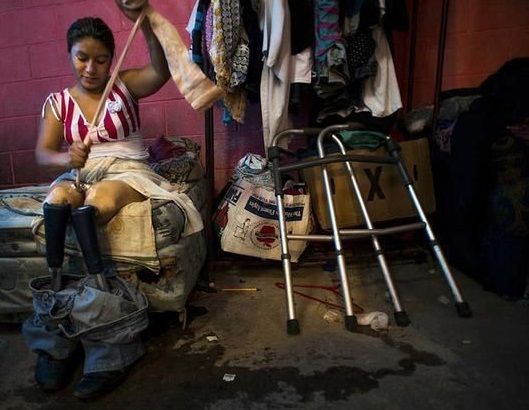 墨西哥边境偷渡的女人们,以为到美国就算熬出