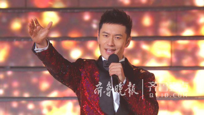 黄晓明携港澳台明星泰安唱响《龙的传人》!台