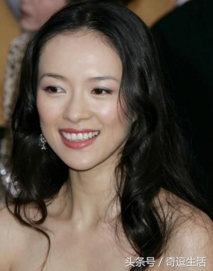 章子怡张柏芝罕见同框照,两人相差1岁!没想到