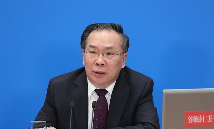 去年中国经济总量突破82万亿 是英法等6国总和 去年中国经济总量突破82万亿 是英法等6国总和