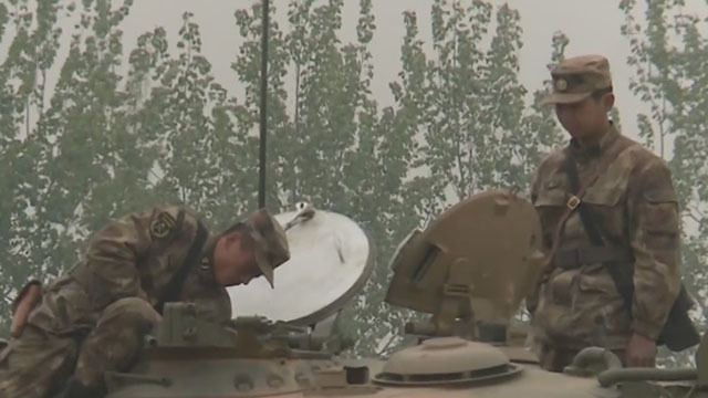 《寻踪英雄路》铁甲战车背后的保护神 《寻踪英雄路》铁甲战车背后的保护神