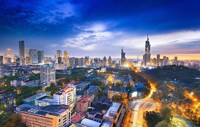 中国十大火炉城市排名:南昌第4,武汉第6,排第1