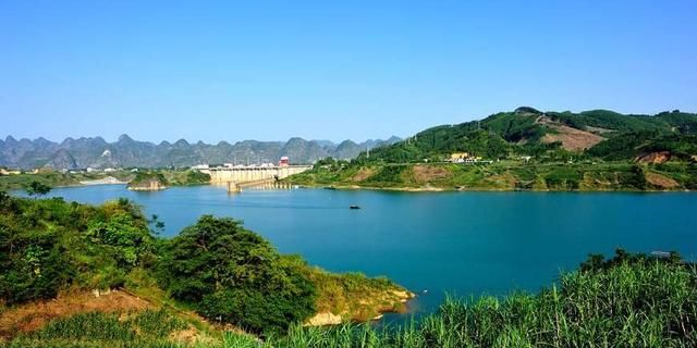 广西南宁所辖的国家级贫困县,人口56万,是环大