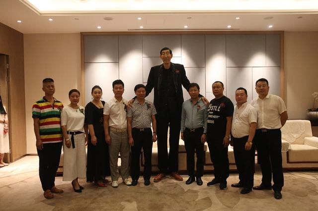 世界巨人喜顺亮相河南荥阳壹键哥项目说明会