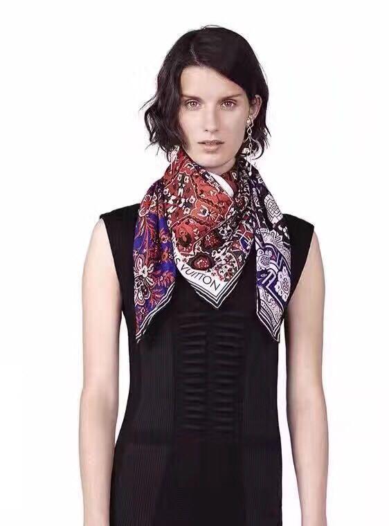 好就俗得很,盘点今年流行十大围巾奢侈品牌和