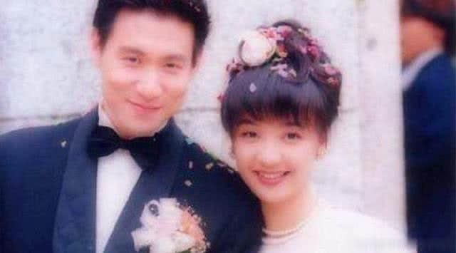 四大天王结婚照,郭富城普通,张学友年代感强,最