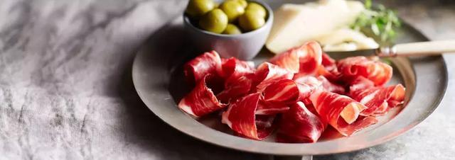 西班牙火腿是怎样炼成的?火腿该怎么吃才正宗