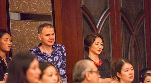 金星变成女儿身后,她的第一任妻子现在过成了