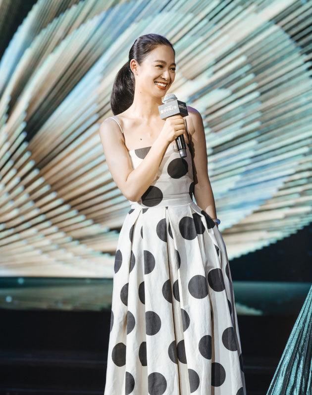 导演太太:周韵端庄有气质,陈红老的快,徐帆年轻