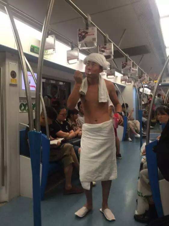 盘点地铁上的奇葩事,有哪一个达到你的雷点了