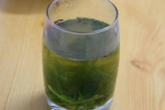 医生提醒:晚上用香菜根煮水,男人喝了补肾,女人