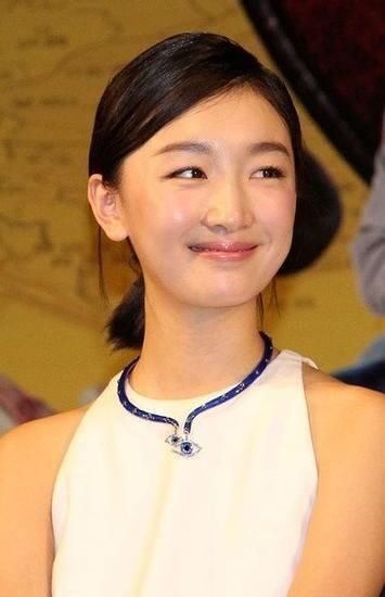 巩俐太土?周冬雨太憨?扒一扒那些脸并不惊艳