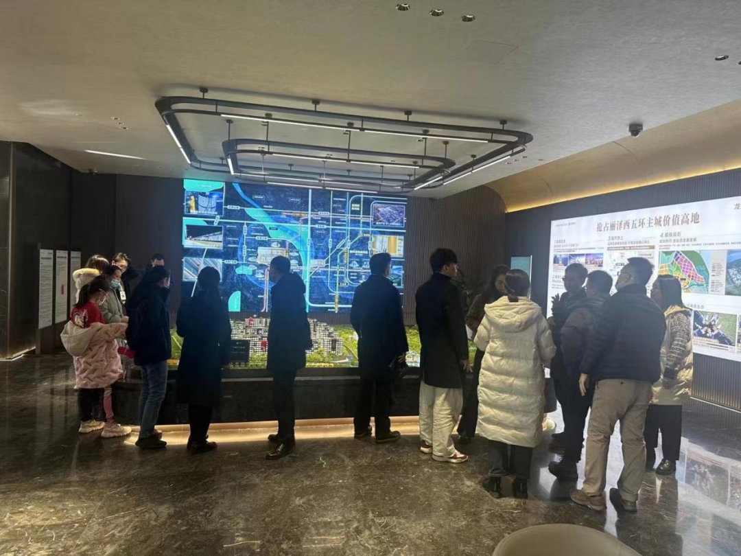 楼市新政“满月”，北京新房成交涨50%！有楼盘为抢客源打折近百万元_北京时间