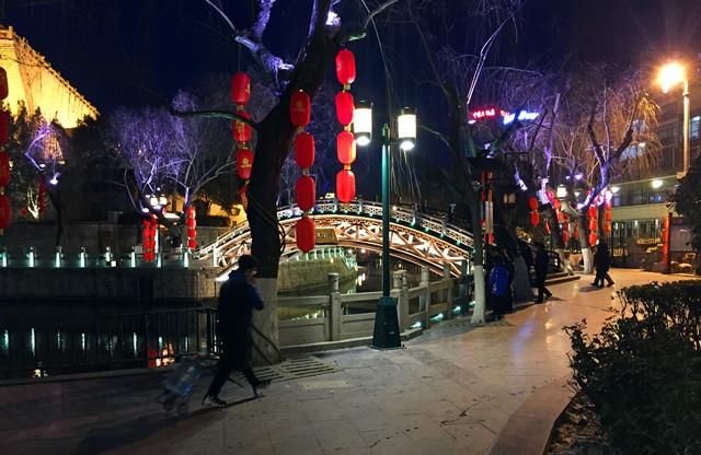 春节扎堆旅游,马路变停车场?为啥济南人不宅在