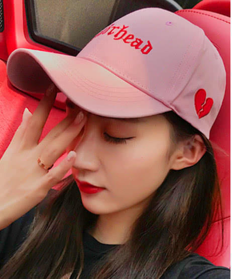 不是所有时尚的都是最美的,别在乱戴帽子啦!什