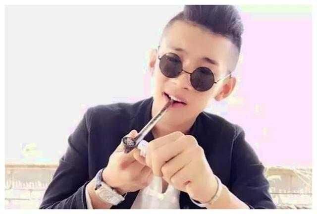 金星在节目上嘲讽喊麦主播,李天佑到底是什么