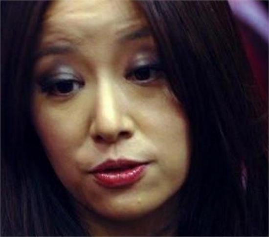 林心如未ps照曝光素颜吓人 周杰怎么亲的下嘴