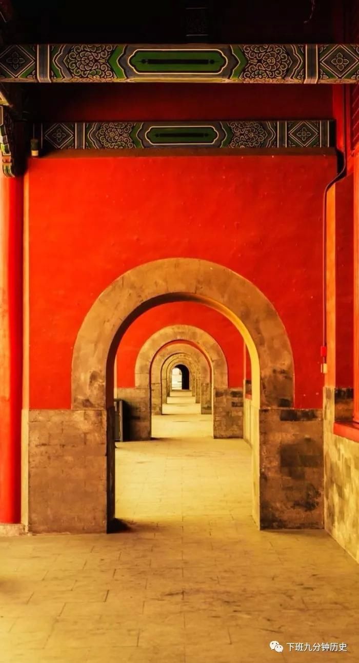 大清朝时 戒备森严的紫禁城连个卖馒头的小贩