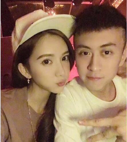 阿娇绯闻男友撞毁豪车后淡定刷手机 曾问王思聪咱俩谁更有钱