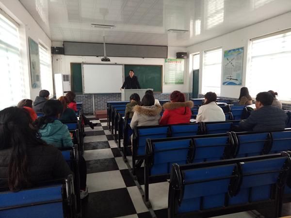 昌图县十八家子镇中心小学组织师生做好教育基