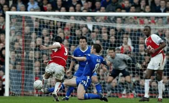 官宣!前皇马悍将加盟中甲联赛,把巴萨冠军打没