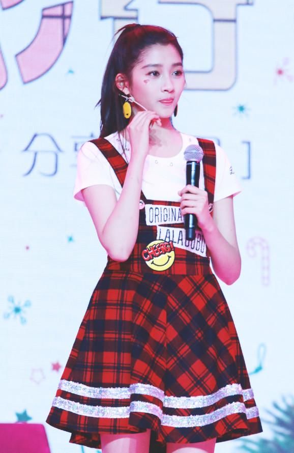 她参加《奔跑吧》貌美不输热巴,鹿晗已拜倒在她石榴裙下!