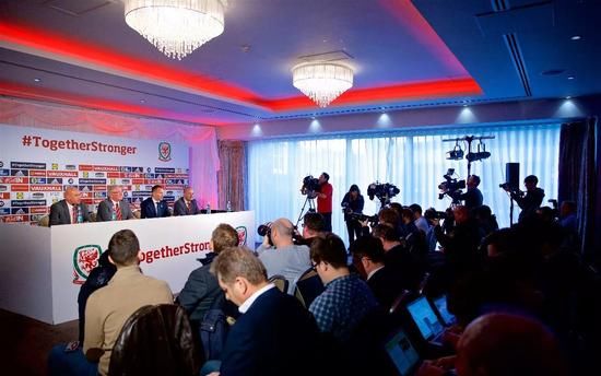 吉格斯执掌威尔士男足 中国杯PK里皮演巅峰对