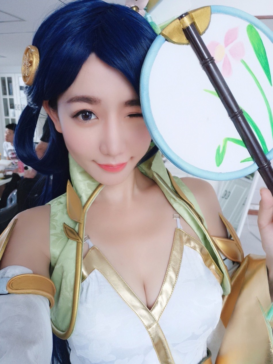“小志玲”陈潇性感古风cosplay 大秀傲人上围 “小志玲”陈潇性感古风cosplay 大秀傲人上围