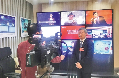 蔡继明代表做客中国经济网在线访谈特别节目:乡村振兴离不开新型城镇化 蔡继明代表做客中国经济网在线访谈特别节目:乡村振兴离不开新型城镇化