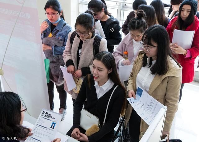 应届毕业生跨校门找工作,哪种途径更合适,如何