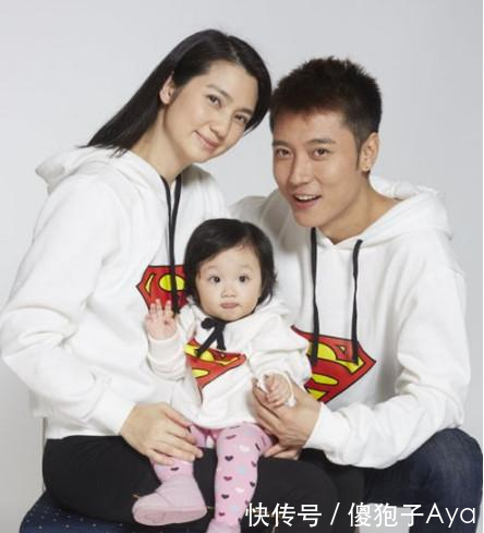 张丹峰女儿照片长相可爱,长大后一定是个大美