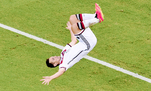 足球进球后经典庆祝动作 最后两个让人泪奔!