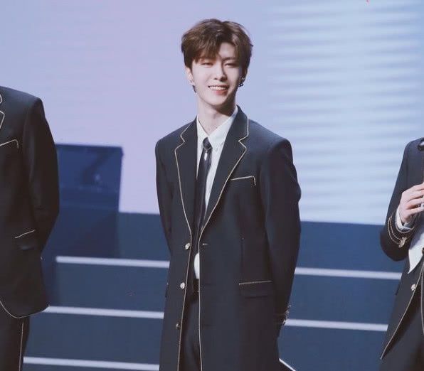 范丞丞皮起来,连蔡徐坤也招架不住,俩人互动简