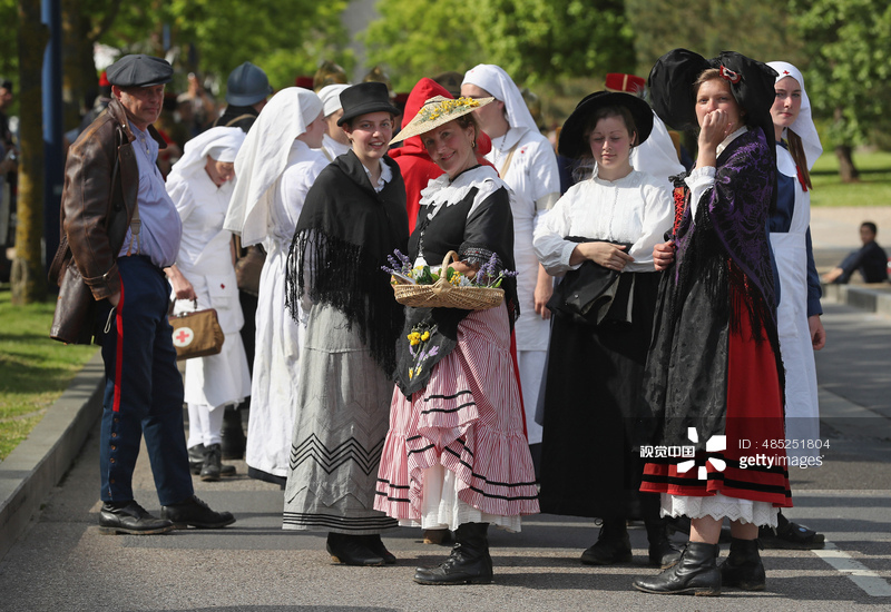 法国:民众装扮成一战士兵 重现凡尔登战役 法国:民众装扮成一战士兵 重现凡尔登战役