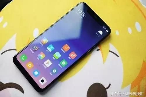 两大旗舰手机小米8与荣耀10测评!