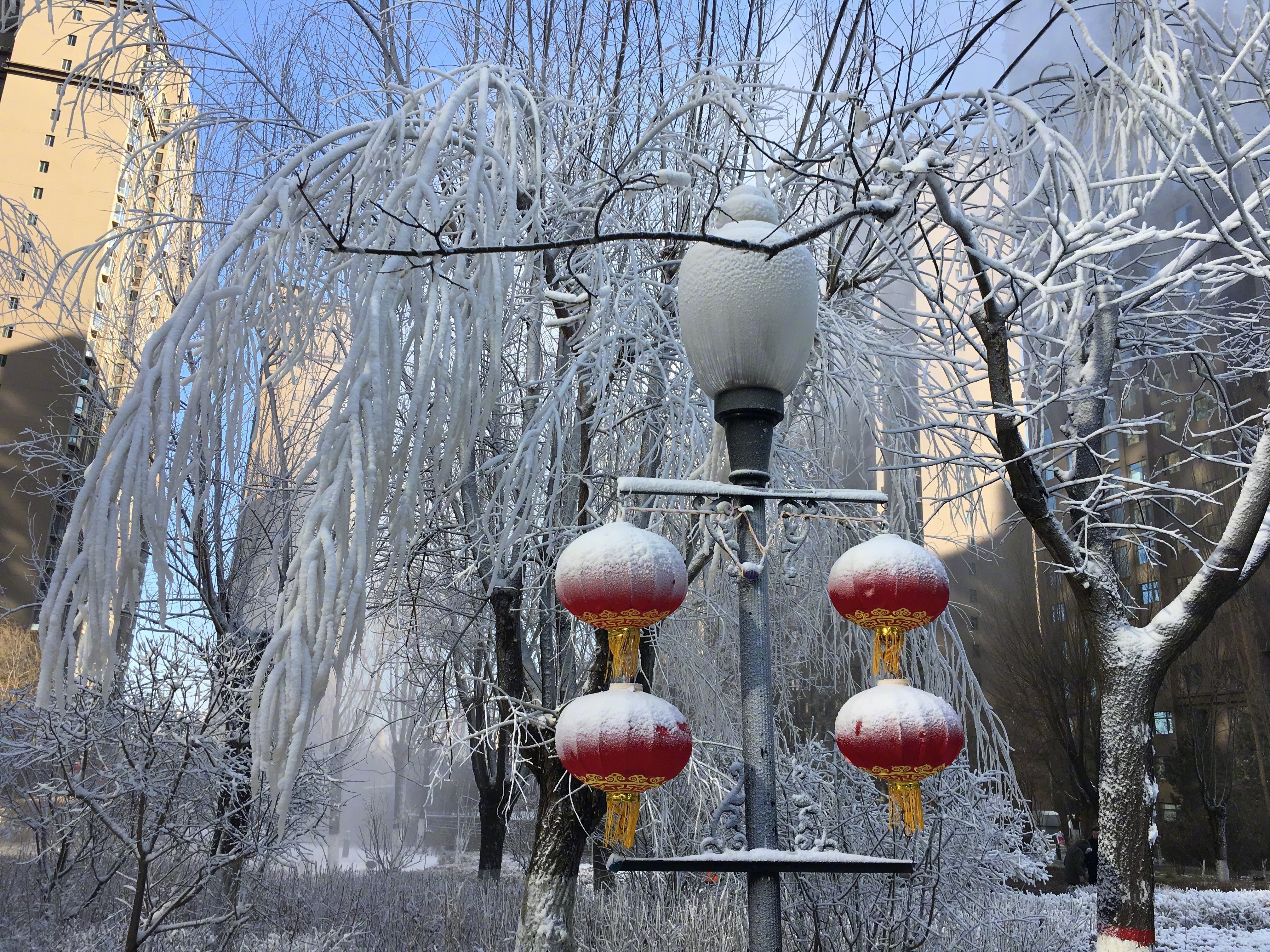 山西一物业给小区人工降雪